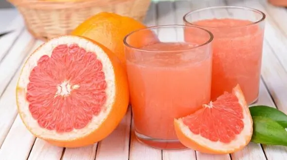 چرا باید گریپ فروت بخورید؟ خواص معجزه‌ آسای این میوه برای بدن