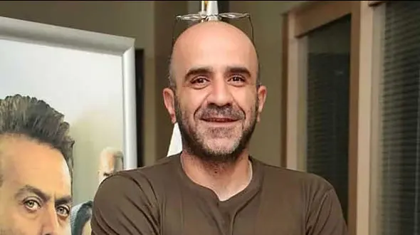 فیلم سکانس جنجالی  سریال «غربت»  ! / کیک کاری واقعی مهدی حسینی نیا با نامزدش ! / ببینید