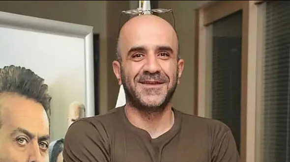 فیلم سکانس جنجالی  سریال «غربت»  ! / کیک کاری واقعی مهدی حسینی نیا با نامزدش ! / ببینید