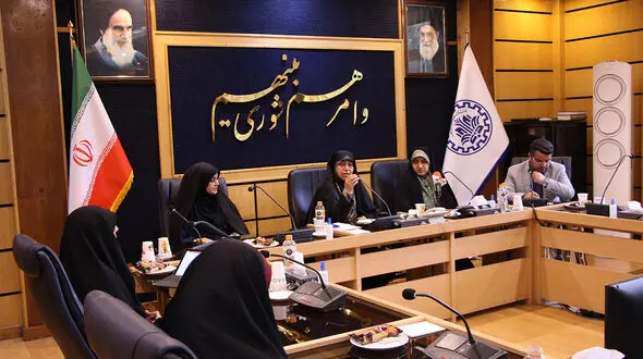 بازدید دو نماینده مجلس از خوابگاه دانشجویی دانشگاه صنعتی شریف + فیلم
