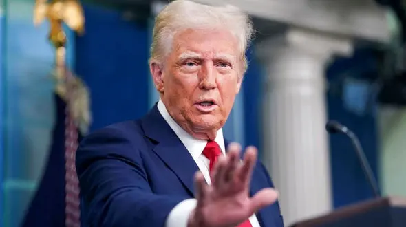 فیلم دیده نشده از موج‌سواری ترامپ در دریایی پر اتلاطم / اگر پوتین نبود معلوم نبود چه بلایی سرش میومد  