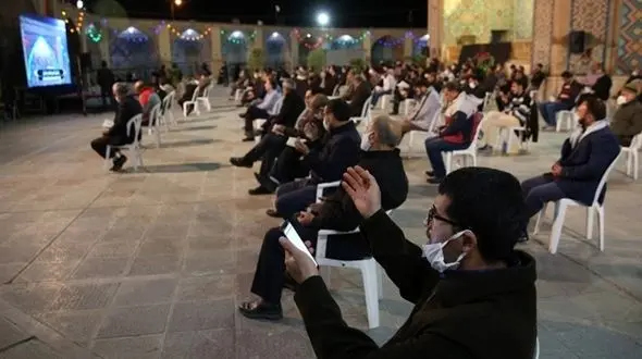 مکارم شیرازی : اسطوره نسازیم، فیلمی مثل "سرقت پول" برایمان اسطوره میسازد / جوانان نیاز به آرامش دارند تا سمت مخدر و خطا نروند