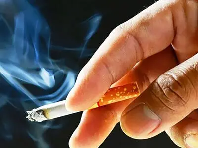 چرا سیگاری‌ ها مضطرب‌ ترند؟ پاسخ دانشمندان به یک باور رایج