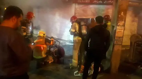 آتش سوزی مغازه سوپر مارکت در میدان عارف  قزوین +  عکس