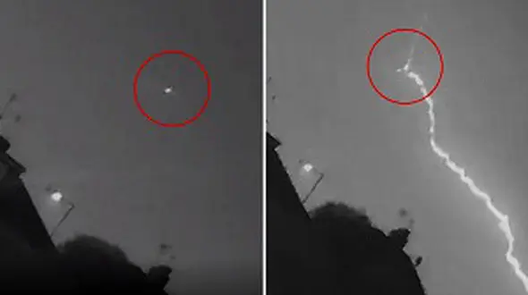 برخورد هولناک صاعقه با هواپیمای مسافربری در آسمان+فیلم و عکس