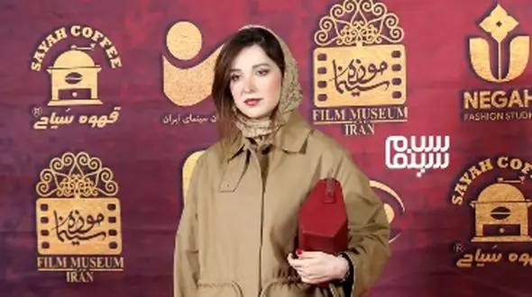 فیلم/ روشنک گرامی : دختر ایرانی نماد شجاعت،قدرت و امیده، بهشون افتخار می کنم/ این شعر شاملو رو امروز زیاد بخونین خیلی می چسبه