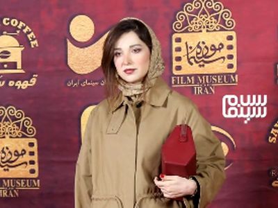 فیلم/ روشنک گرامی : دختر ایرانی نماد شجاعت،قدرت و امیده، بهشون افتخار می کنم/ این شعر شاملو رو امروز زیاد بخونین خیلی می چسبه