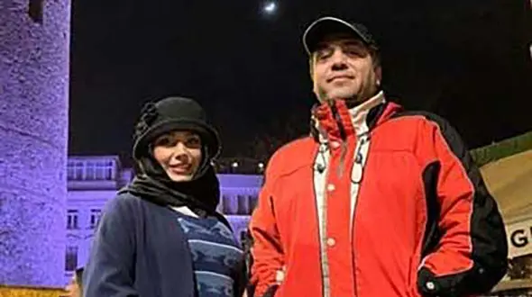 مانی رهنما با مهاجرت به ترکیه / زندگی در ایران پر اضطراب است
