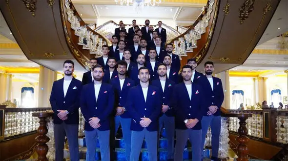 فیلم/ بدرقه تیم ملی پیش از سفر به مکزیک برای جام جهانی 2026 / ملی پوشان این بار در کت شلوار رسمی + عکس