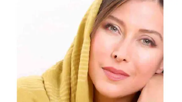 عکس خیلی شیک از خانم بازیگر چشم رنگی ایرانی / این زن با لباس هایش کولاک کرد !