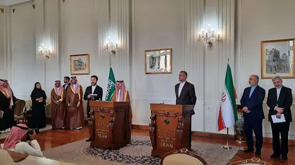 چرا محل نشست خبری وزرای خارجه ایران و عربستان تغییر کرد؟