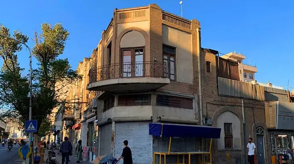 بنای تاریخی سعدی چگونه یک‌شبه «فاقد ارزش» شد؟/ پیش از رسیدن لودرها به خیابان سعدی، دادستانی وارد شود!