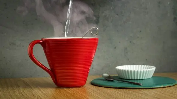 7 معجزه نوشیدن آب گرم