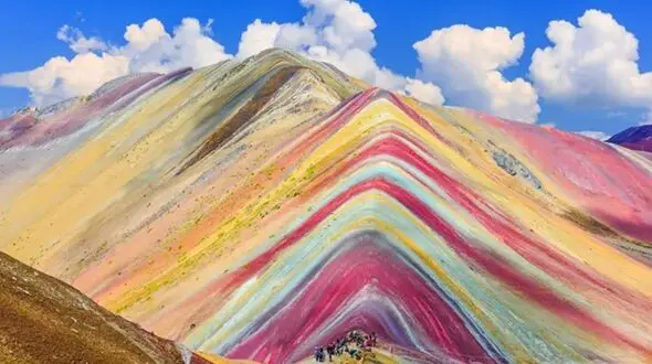 سفری به دل کوه‌های هفت‌رنگ پرو