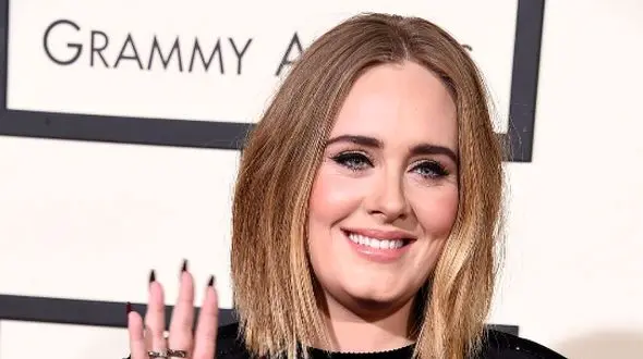 سفر در زمان؛ تیپ و چهره «ادل، خواننده مشهور» در 19 سالگی؛ سال 1386