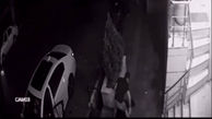 فیلم لحظه حمله وحشیانه راننده BMW به دختر 25 ساله در تهران! / دختر جوان از شکنجه جسمی و روانی پس از حمله راننده می‌گوید !