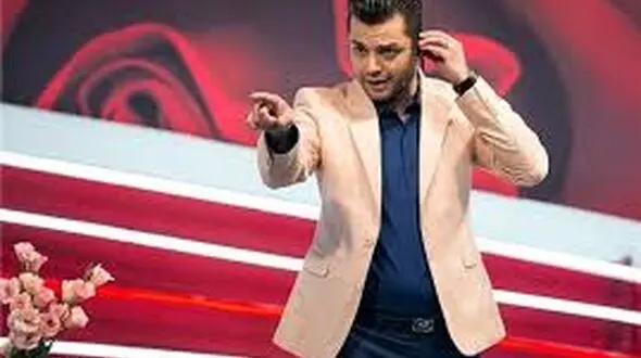 آقای مجری بخاطر بی احترامی در برنامه زنده توبیخ شد