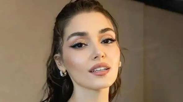 هانده ارچل در مهمانی سال نو طلایی پوشید / استایل کریسمسی خاص و چشم نواز زیباترین زن مسلمان جهان!