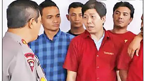  قتل 2 روزنامه‌نگار توسط سلطان پالم+ عکس