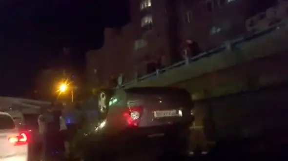 ببینید / اولین تصاویر از سقوط هولناک یک خودرو از قسمت روگذر تونل توحید+ فیلم