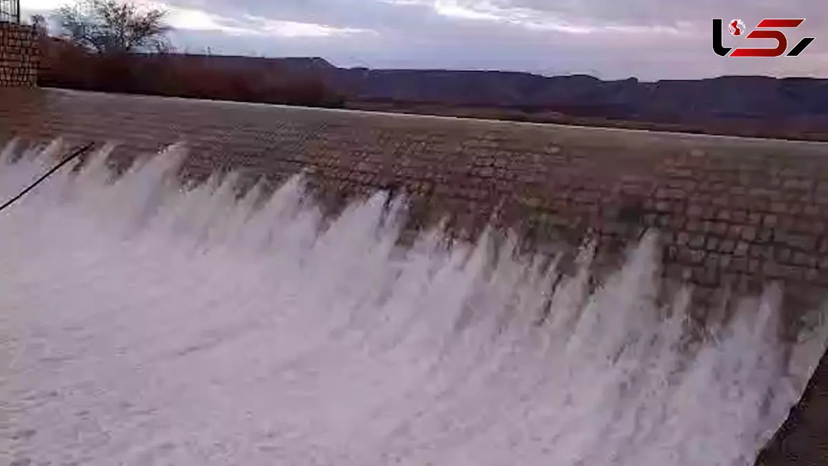فیلم سرریز شدن سد فداغ لارستان فارس