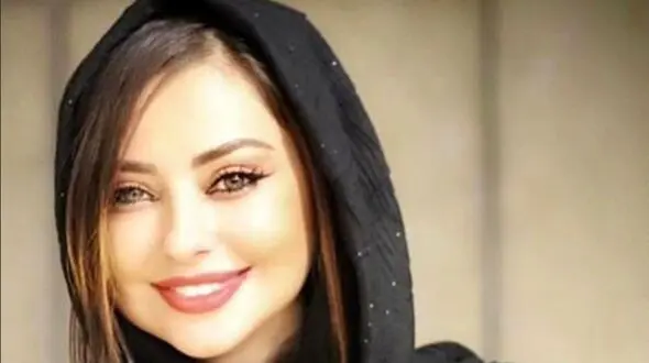 عکس دکوراسیون چشم نواز خانه نفیسه روشن با مبلمانی از جنس طلا !
