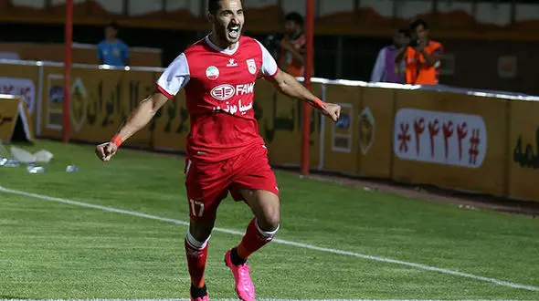 مهاجم سابق تراکتورسازی لژیونر شد