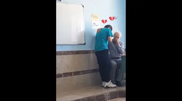 فریاد دانش آموزان برای «ماندن» مدیر مدرسه دوست داشتنی + فیلم