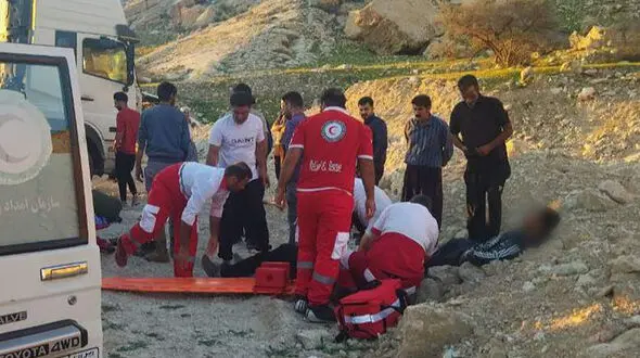 تصادف تریلی با پراید در محور دهلران به مهران با ۵ مصدوم