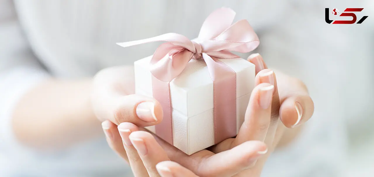 چه هدیه‌ای یک خانم را خوشحال می‌کند