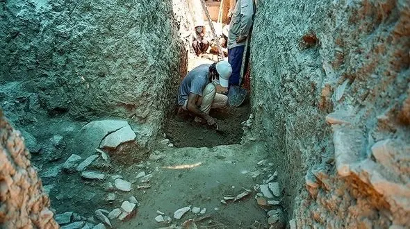 

کشف دومین اسکلت بانوی اشکانی در اصفهان
