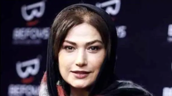 همه استایل و لباس‌های لادن مستوفی/ از لباس های ساده‌ تا تیپ هایی با رنگ‌های شاد!