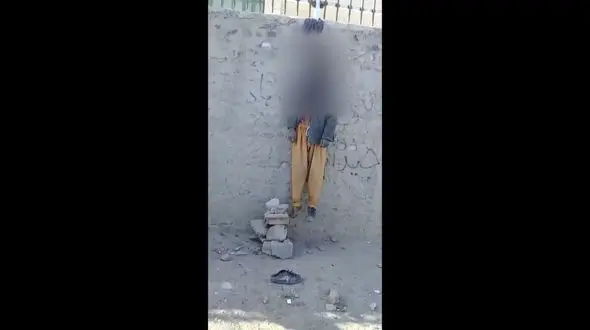 جوانی در ملا عام خود را دار زد / در زهدان رخ داد + فیلم 16+