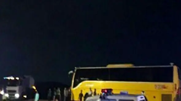 تصادف تریلی و اتوبوس مسافربری در خراسان جنوبی