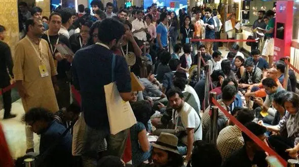 بلیت‌های «فروشنده» در هند یک دقیقه‌ای تمام شد+عکس