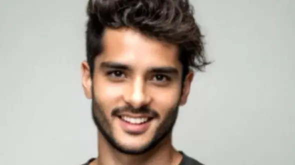 فیلم غوغای هنرنمایی ساعد سهیلی با صدای طلایی خود / ویدئو کلیپ خوانندگی همسر گلوریا هاردی جوان منتشر شد