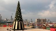 درخت کریسمس در محل انفجار بیروت + عکس