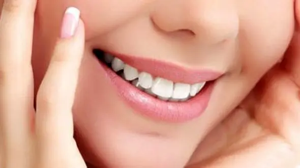 ساده ترین روش های خانگی برای سفید کردن دندان ها 