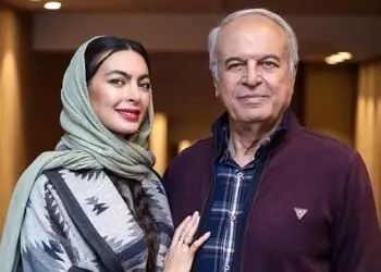 فیلم آواز هنرمندانه /  خیام خوانی و رقص رضا نیکخواه توی کنسرت که پایکوبی خاص خودشم رفت ... سالن رفت رو هوا