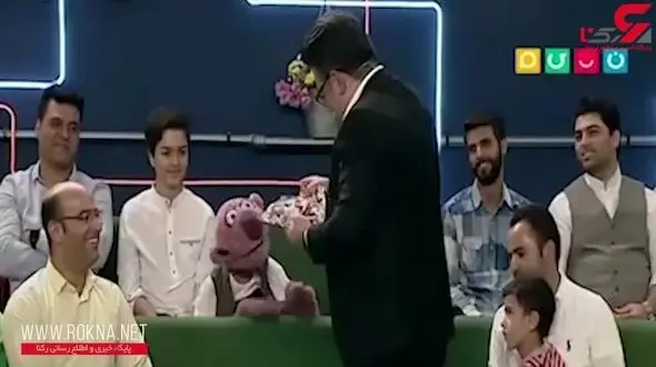 کنایه‌های جناب خان به سیاستمداران در خندوانه + فیلم