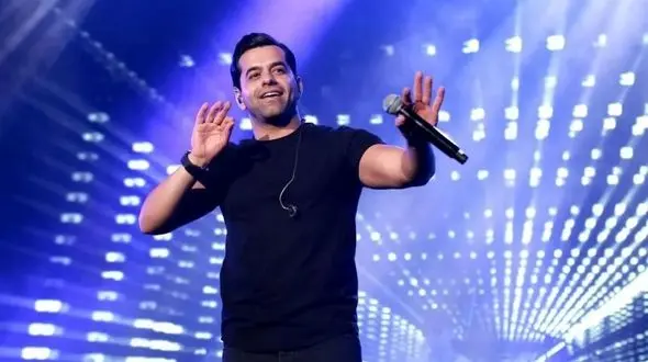 فیلم آواز احساسی؛ وقتی شیطنت رضا بهرام تو کنسرت گل میکنه مردم چه پایه هستن