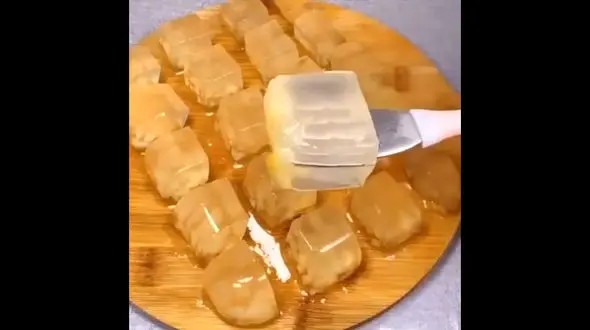 ژله شیشه ای با هلو رو تا فصلش تموم نشده درست کن / فیلم