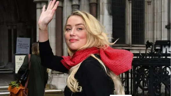 تغییر نام عجیب و بی ادبانه خانم بازیگر جنجالی ! / همه در شوک !