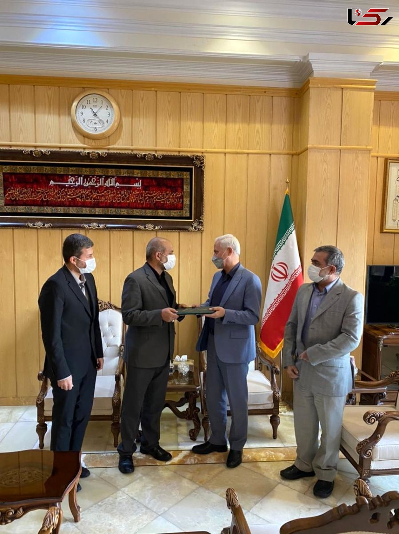 شهردار اصفهان حکم خود را از دست وزیر کشور دریافت کرد