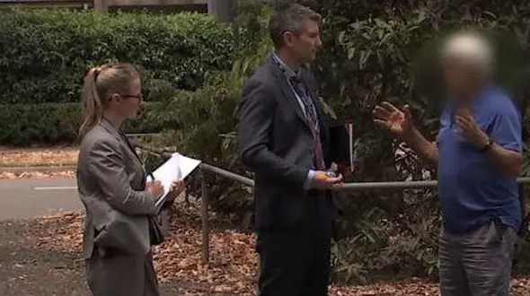 اقدام خجالت آور مربی سالخورده با دختر 12 ساله در زمین تنیس +عکس / سیدنی