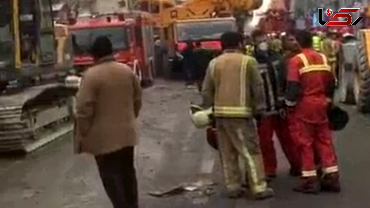 پذیرایی شهروندان از نیروهای امدادی و آتش نشانان در پلاسکو+فیلم