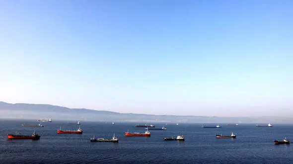 ادعای بلومبرگ: توقف ۱۱ نفتکش حامل نفت ایران در نزدیکی سواحل مالزی