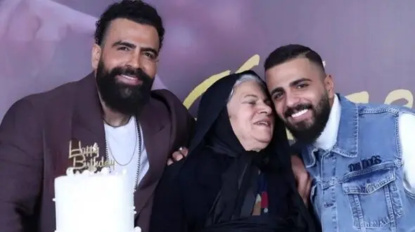 فیلم/خبر خیلی تلخ در جشن تولد معین زد/ مادرش جلوی دهن خواننده را گرفت !