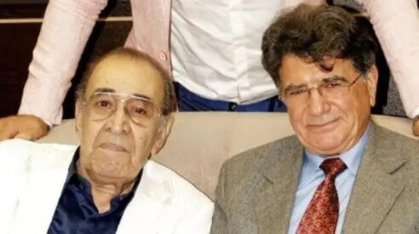 آوازخوانی باشکوه استاد ایرج خواجه امیری با اجرای زنده آهنگ نوستالژی «پیرهن صورتی»/ بله، هنوز دود از کنده بلند میشه