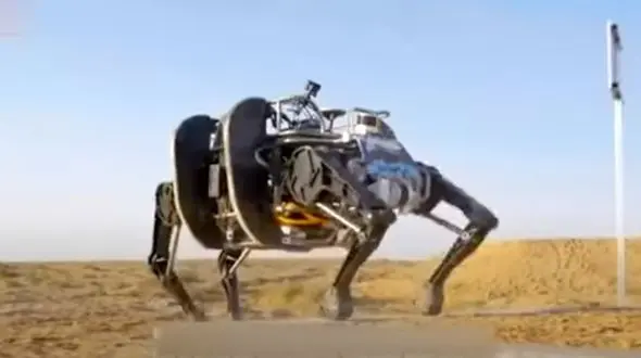   بزرگترین ربات چهارپای جهان + فیلم